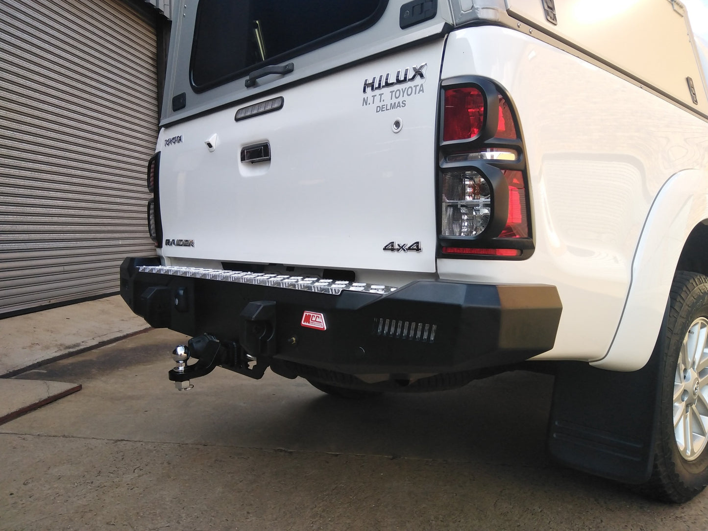 TOYOTA:  HILUX D4D  Bumper Replacment